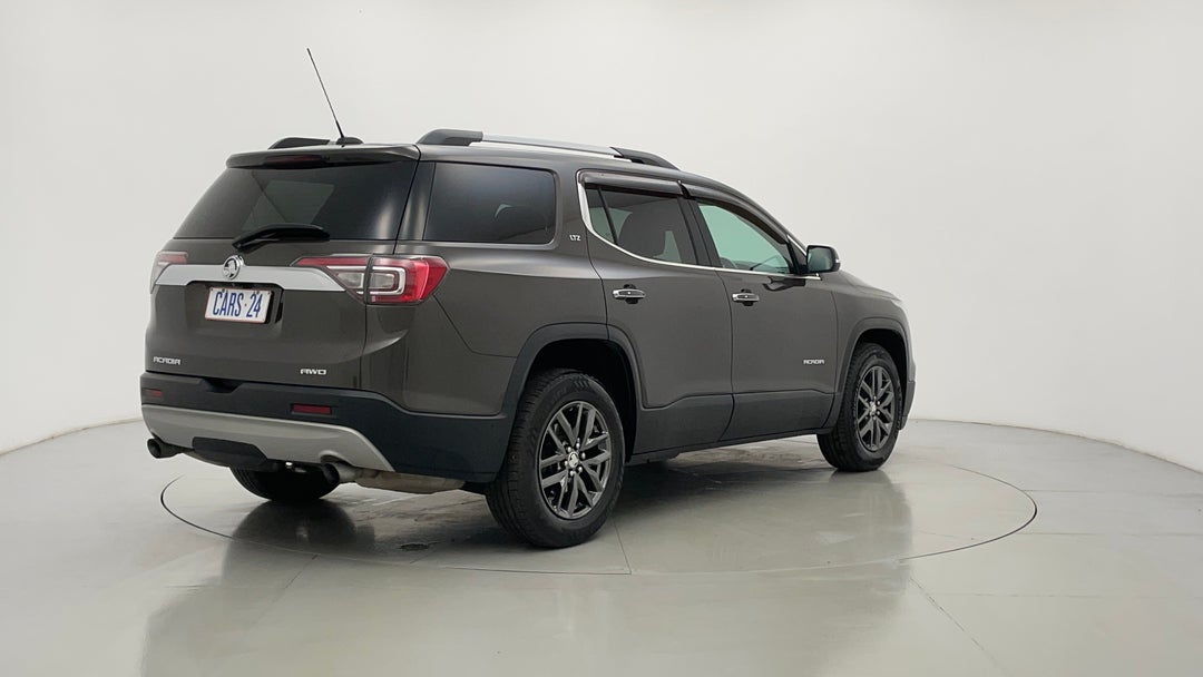 Right Back Diagonal (45- Degree) View