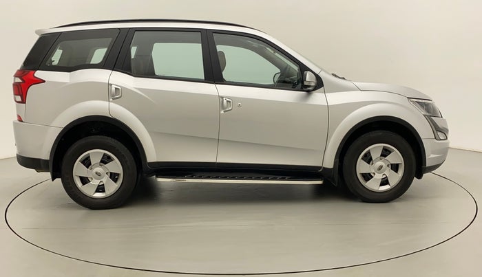 2021 Mahindra XUV500 W7 AT, Diesel, Automatic, 40,111 km, Right Side View