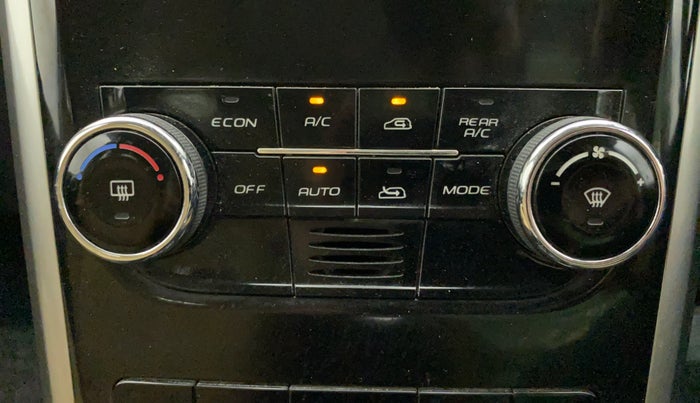 2021 Mahindra XUV500 W7 AT, Diesel, Automatic, 40,111 km, Automatic Climate Control