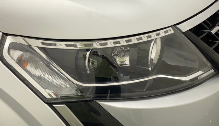 2021 Mahindra XUV500 W7 AT, Diesel, Automatic, 40,111 km, Right headlight - Minor scratches