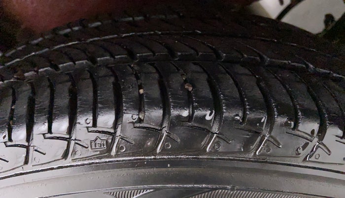 2016 Maruti Celerio VXI AGS, Petrol, Automatic, 15,511 km, Left Front Tyre Tread
