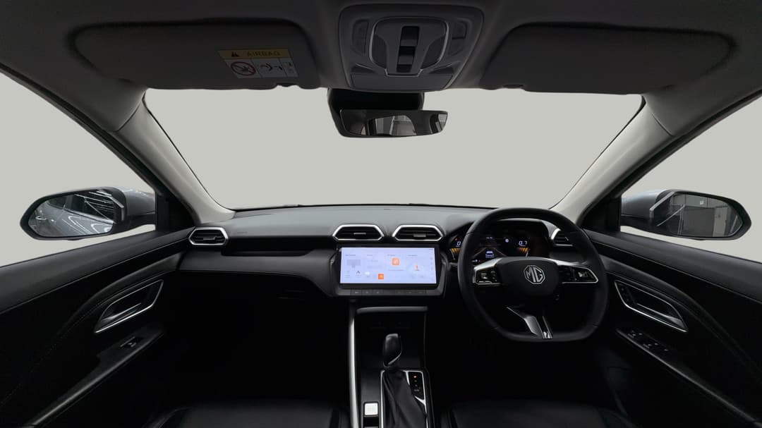 2025 MG ZS Essence, Automatic, 13807 km, Dashboard View