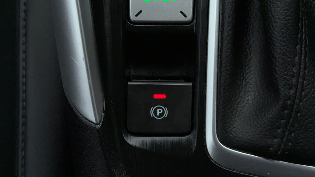 2025 MG ZS Essence, Automatic, 13807 km, Handbrake