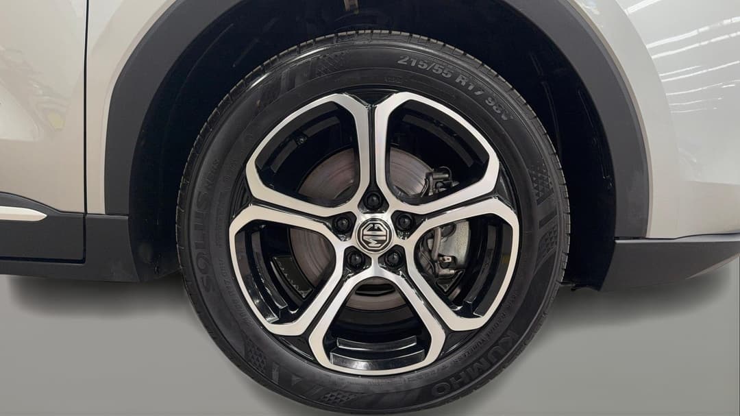 2025 MG ZS Essence, Automatic, 13807 km, Right Front Wheel