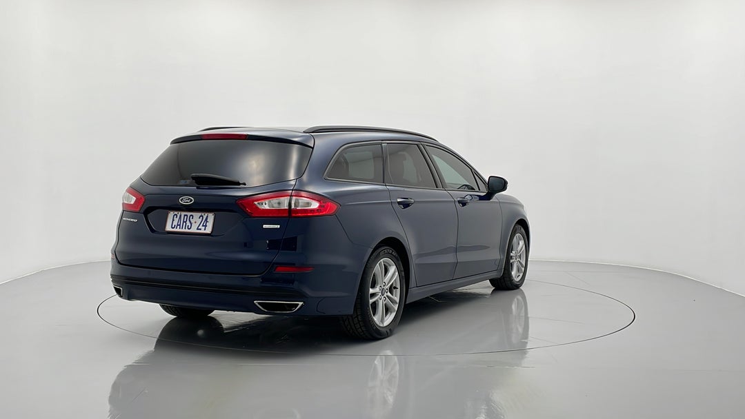 Right Back Diagonal (45- Degree) View