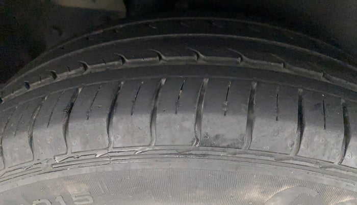2016 Maruti Ertiga ZXI+, Petrol, Manual, 31,235 km, Right Rear Tyre Tread