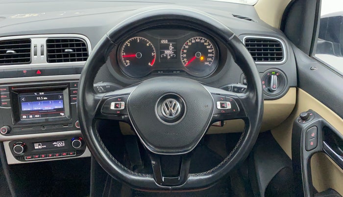 2016 Volkswagen Ameo HIGHLINE 1.5, Diesel, Manual, 92,961 km, Steering Wheel Close Up