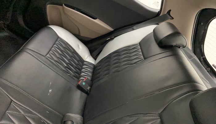 2014 Hyundai Grand i10 ASTA AT 1.2 KAPPA VTVT, Petrol, Automatic, 31,970 km, Second-row right seat - Cover slightly stained
