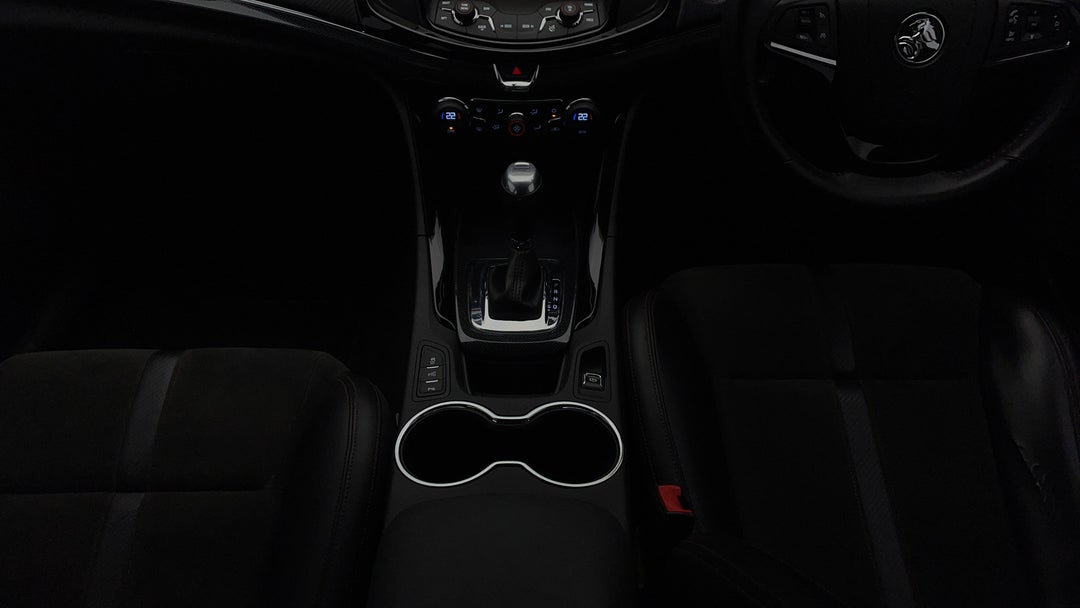 2016 Holden Commodore Sv6 Black Edition, Automatic, 141680 km, Center Console