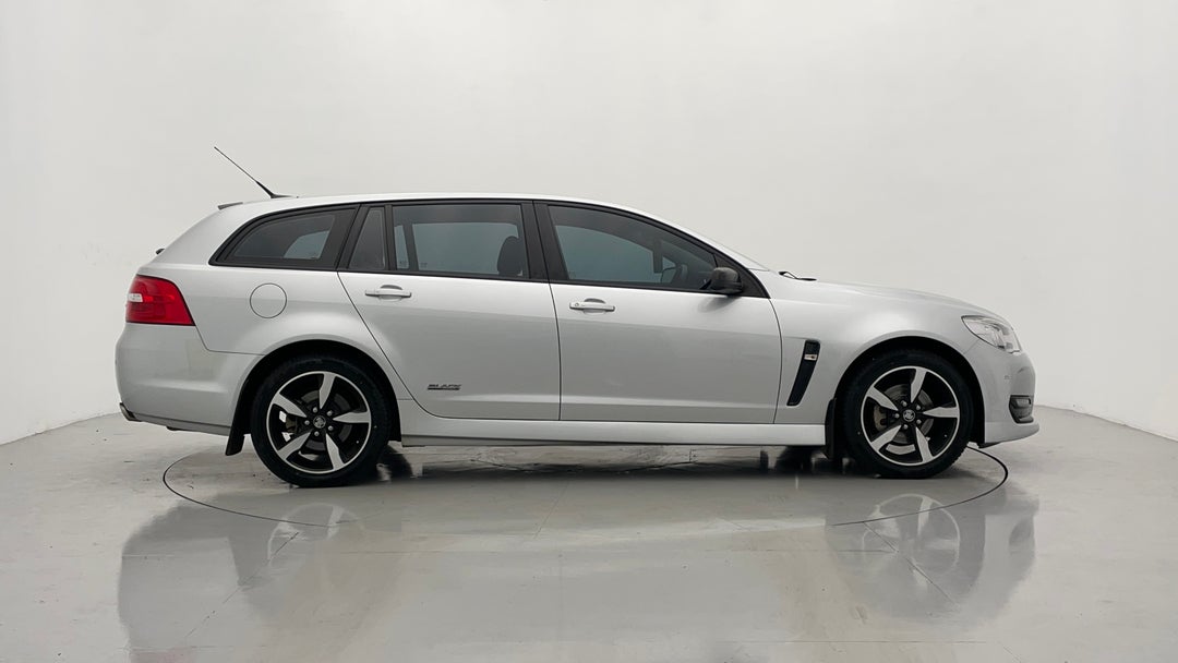 2016 Holden Commodore Sv6 Black Edition, Automatic, 141680 km, Right Side View