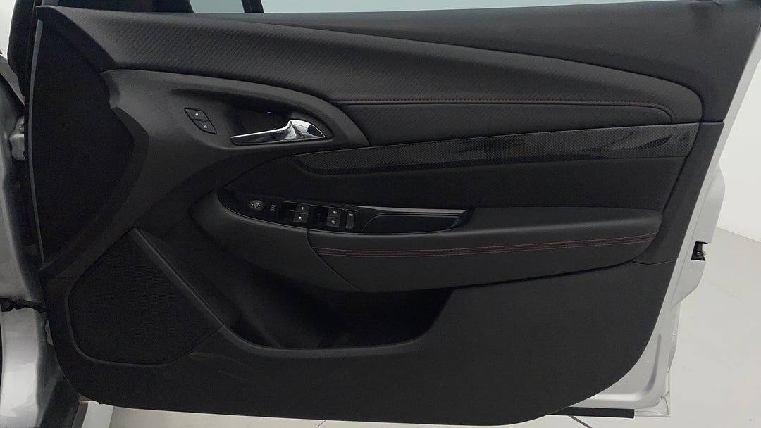 2016 Holden Commodore Sv6 Black Edition, Automatic, 141680 km, Speaker View