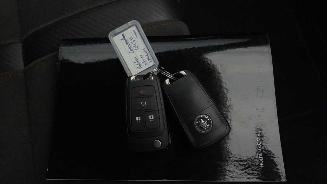 2016 Holden Commodore Sv6 Black Edition, Automatic, 141680 km, Key Close-up