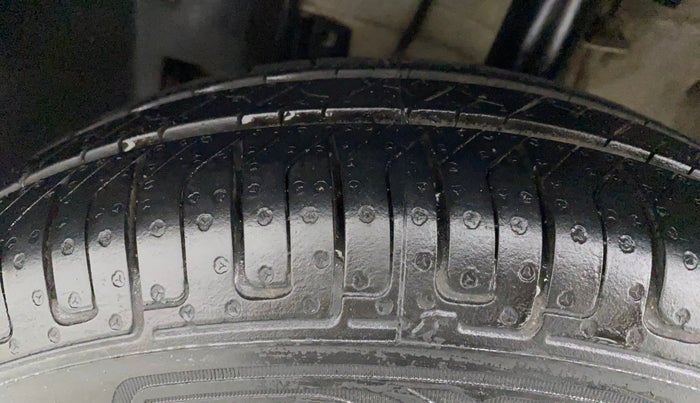 2015 Datsun Go Plus T, Petrol, Manual, 97,380 km, Left Front Tyre Tread