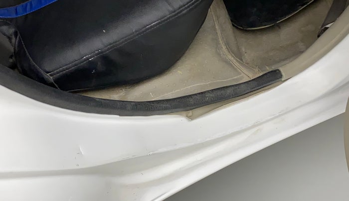 2015 Datsun Go Plus T, Petrol, Manual, 97,380 km, Right C pillar - Slightly rusted