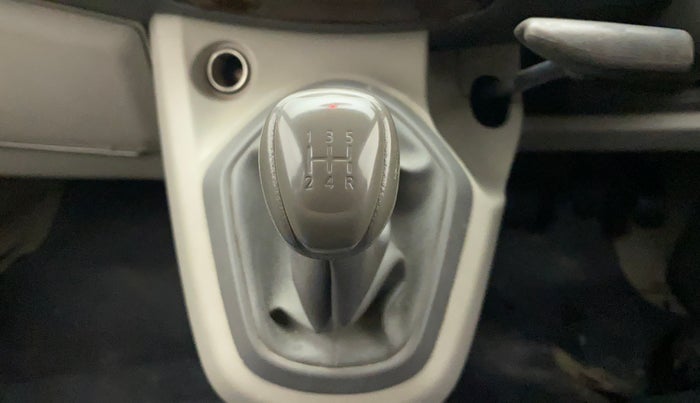 2015 Datsun Go Plus T, Petrol, Manual, 97,380 km, Gear Lever