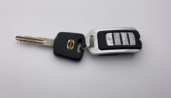 2015 Datsun Go Plus T, Petrol, Manual, 97,380 km, Lock system - Remote key not functional