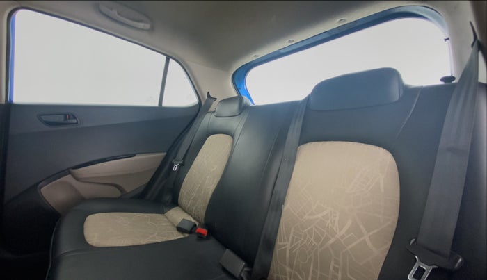 2018 Hyundai Grand i10 Magna 1.2 AT  VTVT, Petrol, Automatic, 44,200 km, Right Side Rear Door Cabin