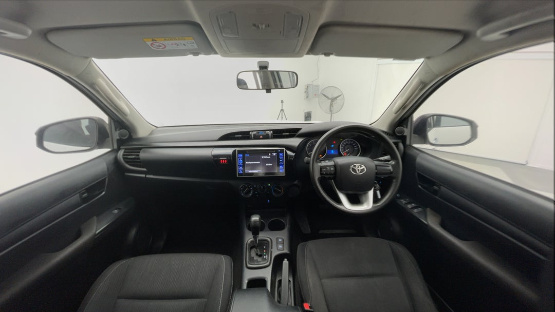 2016 Toyota Hilux Sr Hi-rider, Automatic, 103610 km, Dashboard View