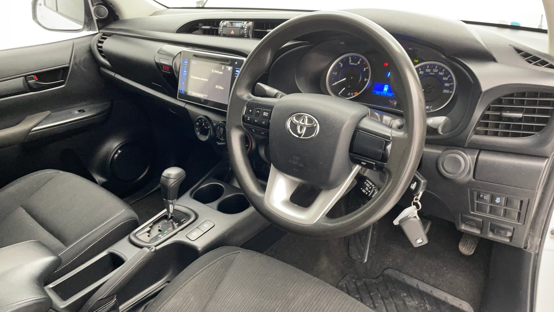 2016 Toyota Hilux Sr Hi-rider, Automatic, 103610 km, Right Side Front Door Cabin View