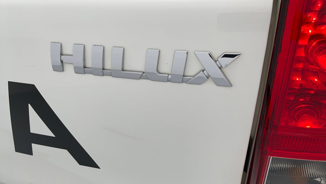 2016 Toyota Hilux Sr Hi-rider, Automatic, 103610 km, Badge