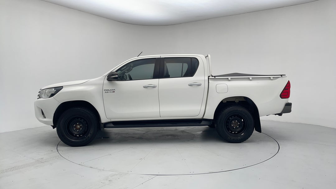 2016 Toyota Hilux Sr Hi-rider, Automatic, 103610 km, Right Side View