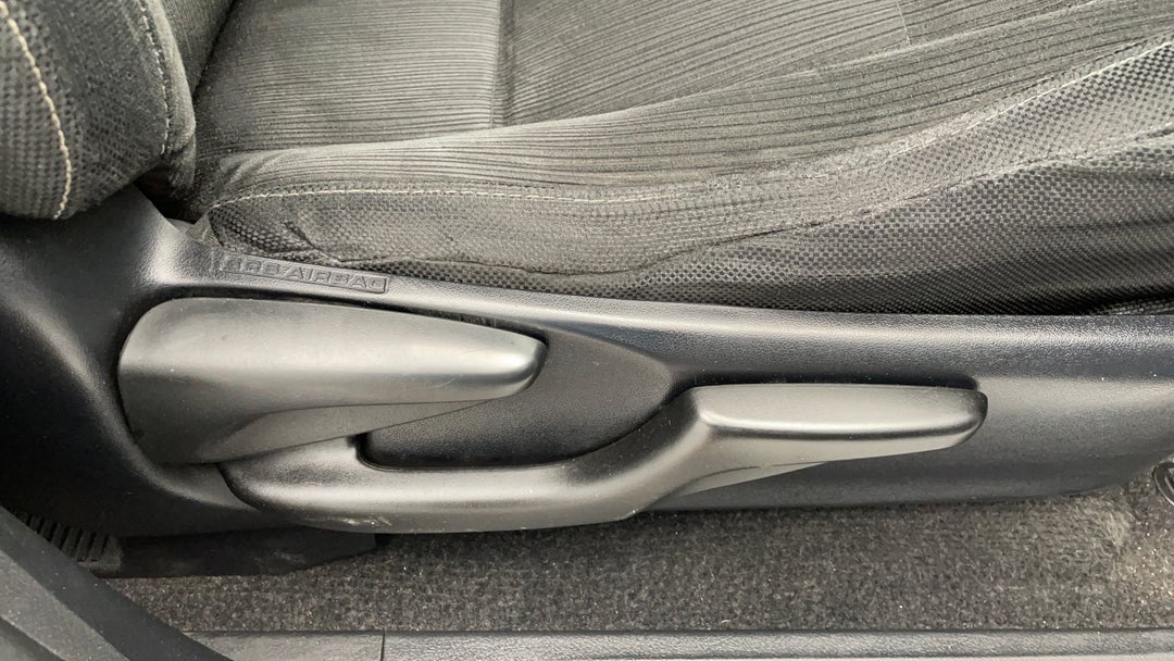 2016 Toyota Hilux Sr Hi-rider, Automatic, 103610 km, Driver Side Seat Adjustment Panel