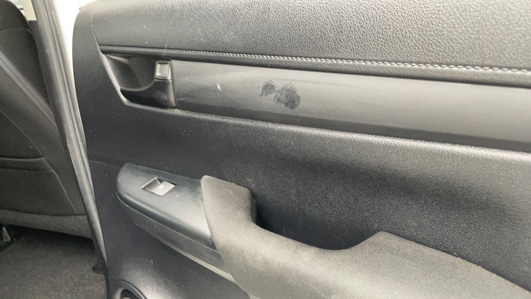 2016 Toyota Hilux Sr Hi-rider, Automatic, 103610 km, Doors Rear RHS Scuff