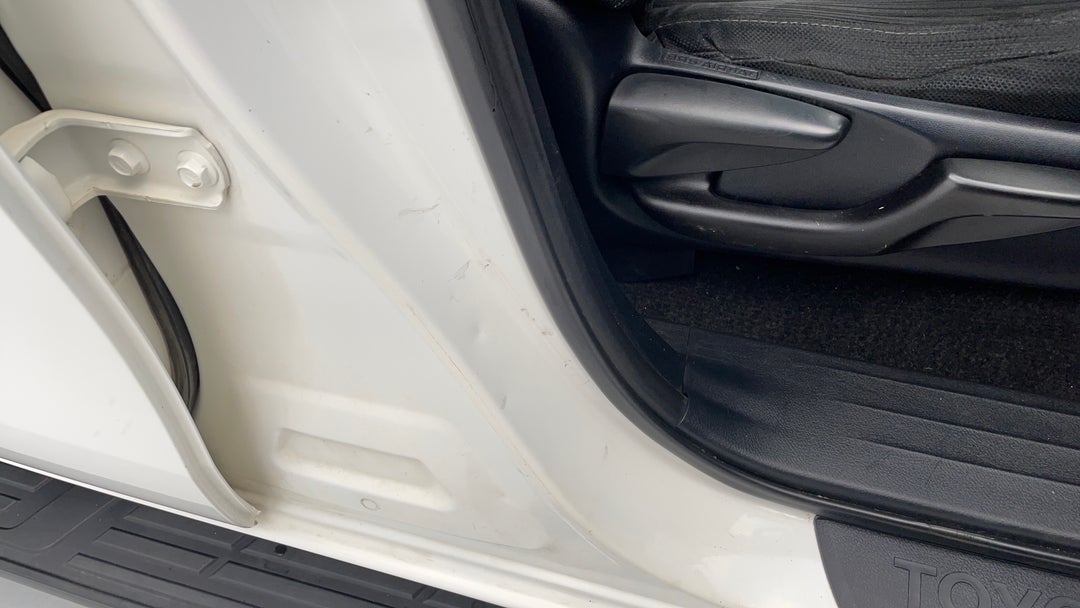 2016 Toyota Hilux Sr Hi-rider, Automatic, 103610 km, Door Sills Front RHS Dent