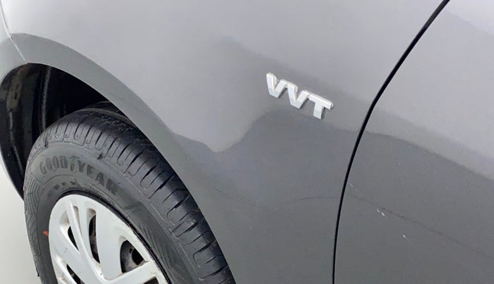 2015 Maruti Swift VXI D, CNG, Manual, 31,645 km, Left fender - Slightly dented