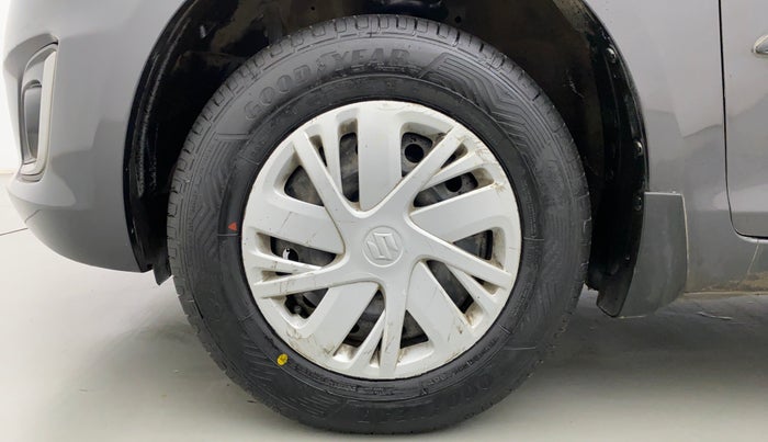 2015 Maruti Swift VXI D, CNG, Manual, 31,645 km, Left Front Wheel