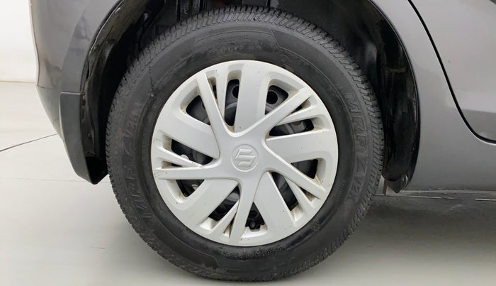2015 Maruti Swift VXI D, CNG, Manual, 31,645 km, Right Rear Wheel