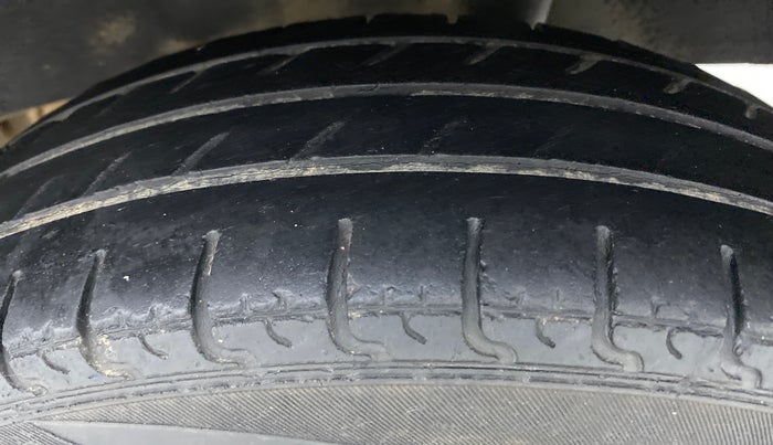 2017 Datsun Redi Go S, Petrol, Manual, 54,032 km, Left Rear Tyre Tread