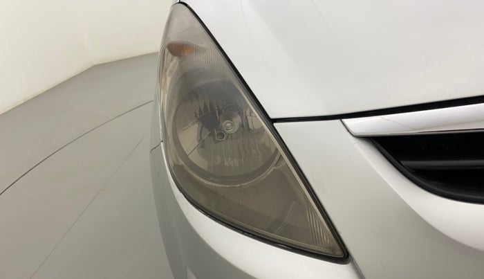 2010 Hyundai i20 ASTA 1.2, Petrol, Manual, 1,03,267 km, Right headlight - Faded