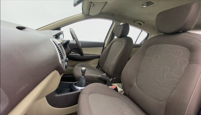 2010 Hyundai i20 ASTA 1.2, Petrol, Manual, 1,03,267 km, Right Side Front Door Cabin