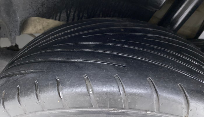 2019 Maruti Dzire ZDI AMT, Diesel, Automatic, 68,965 km, Left Rear Tyre Tread