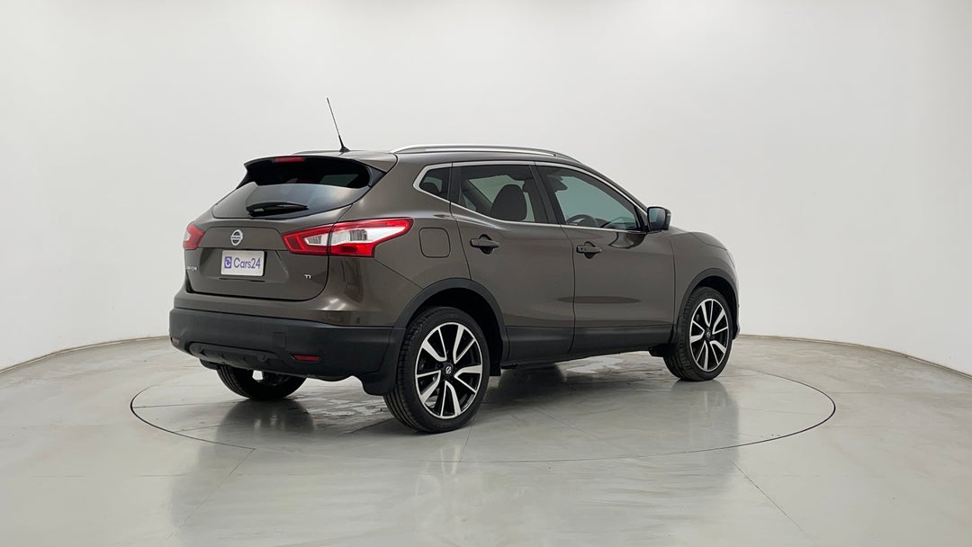 Right Back Diagonal (45- Degree) View