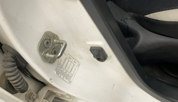 2013 Nissan Micra Active XV, Petrol, Manual, 32,132 km, Right B pillar - Minor scratches