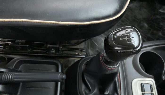 2016 Datsun Redi Go LIMITED EDITION, Petrol, Manual, 50,750 km, Gear Lever