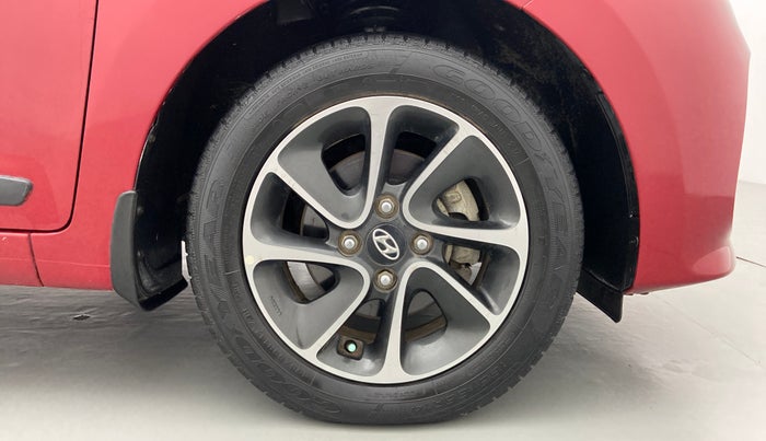 2017 Hyundai Grand i10 SPORTZ (O) 1.2 AT VTVT, Petrol, Automatic, 24,630 km, Right Front Wheel