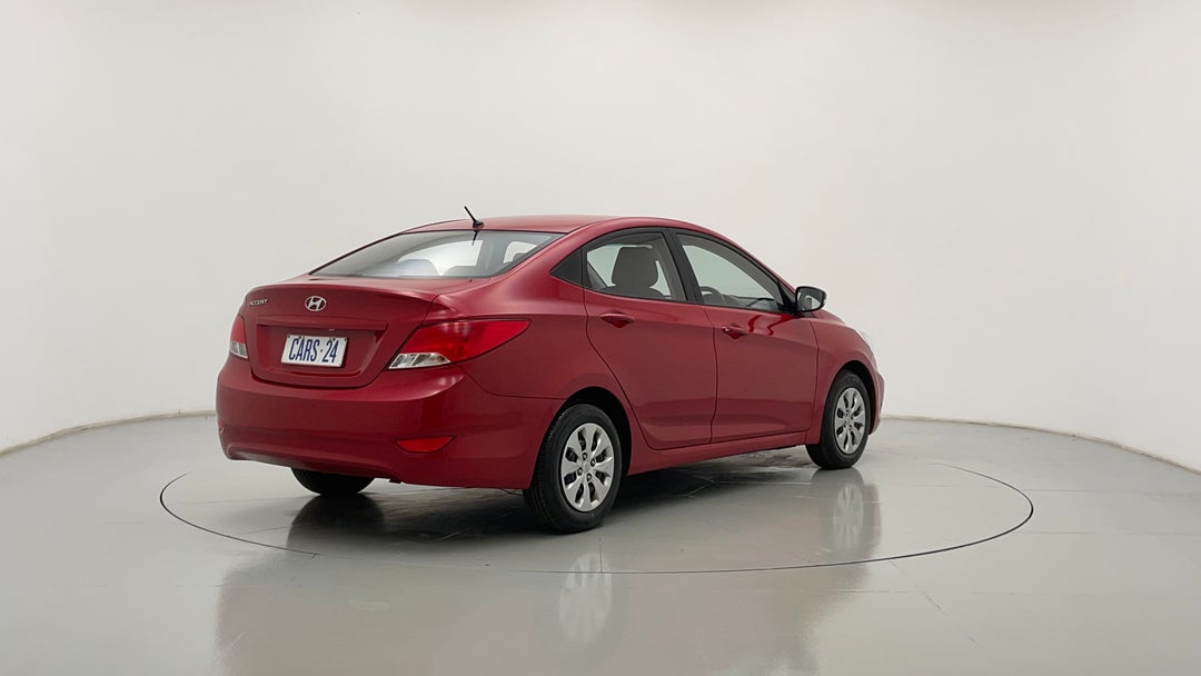 Right Back Diagonal (45- Degree) View