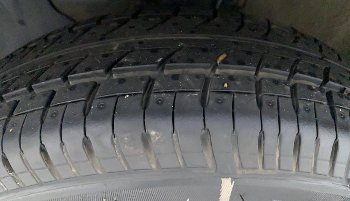 2019 Hyundai Elite i20 1.2 MAGNA PLUS VTVT, Petrol, Manual, 45,767 km, Left Front Tyre Tread