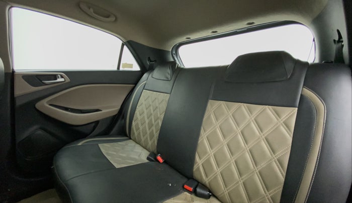 2019 Hyundai Elite i20 1.2 MAGNA PLUS VTVT, Petrol, Manual, 45,767 km, Right Side Rear Door Cabin