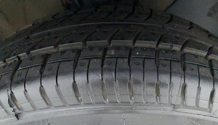 2019 Hyundai Elite i20 1.2 MAGNA PLUS VTVT, Petrol, Manual, 45,767 km, Right Front Tyre Tread