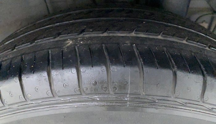 2019 Hyundai Elite i20 1.2 MAGNA PLUS VTVT, Petrol, Manual, 45,767 km, Left Rear Tyre Tread