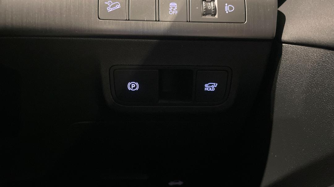 2023 Hyundai Kona Premium, Automatic, 56889 km, Handbrake