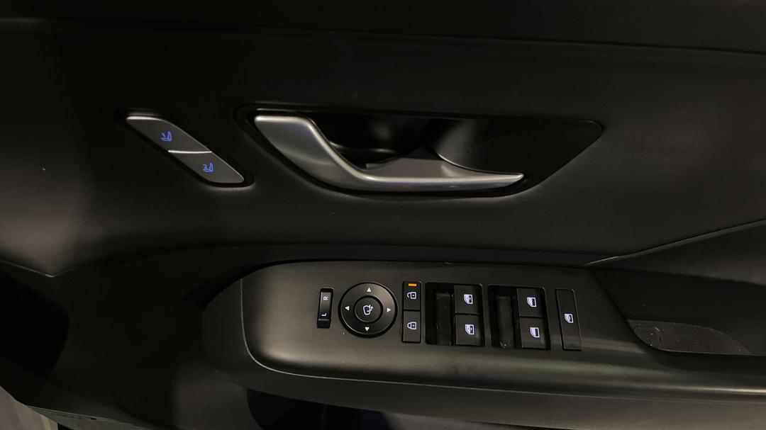 2023 Hyundai Kona Premium, Automatic, 56889 km, Drivers Side Door Panel Controls