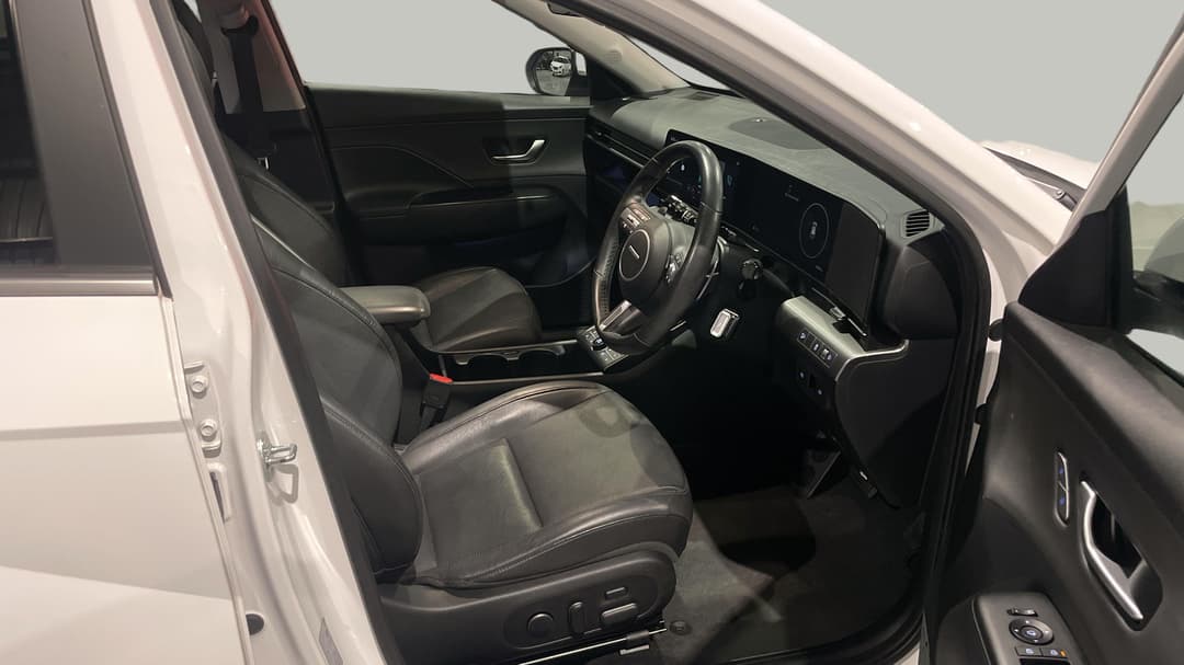 2023 Hyundai Kona Premium, Automatic, 56889 km, Right Side Front Door Cabin View