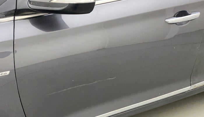 2021 Hyundai Verna SX (O) 1.5 CRDI AT, Diesel, Automatic, 63,411 km, Front passenger door - Minor scratches