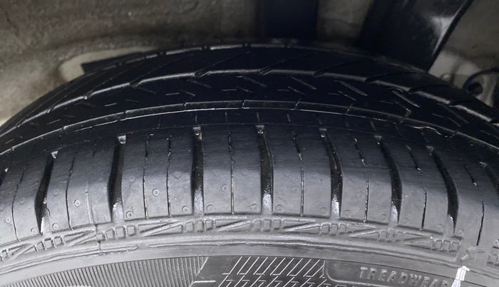 2017 Hyundai Xcent E PLUS, Petrol, Manual, 25,936 km, Left Rear Tyre Tread