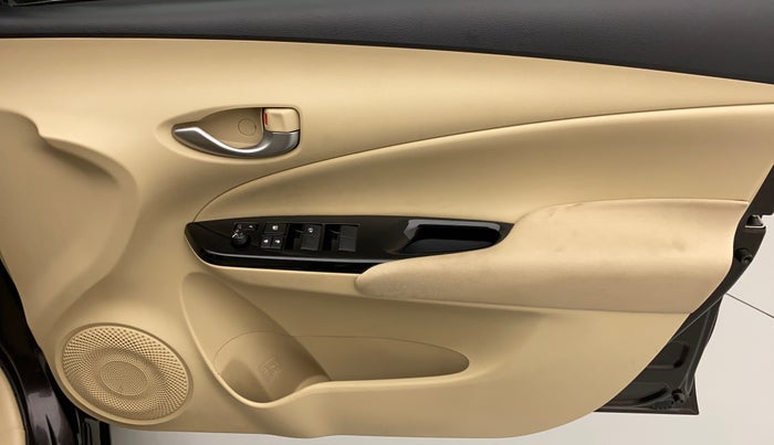 2018 Toyota YARIS V CVT, Petrol, Automatic, 10,743 km, Driver Side Door Panels Control